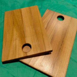 A small beautiful cutting board (901102)