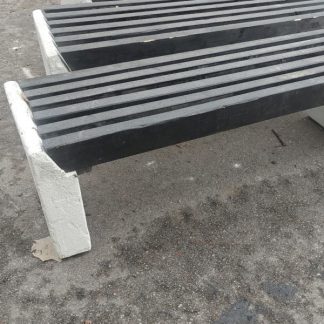 Pihapenkki betonipäädyillä (901251)