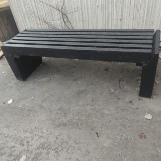 Pihapenkki betonipäädyillä (901251)